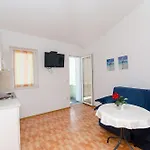 And Roso Apartment Makarska