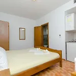 Apartment And Roso Makarska