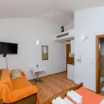 And Roso Apartment *