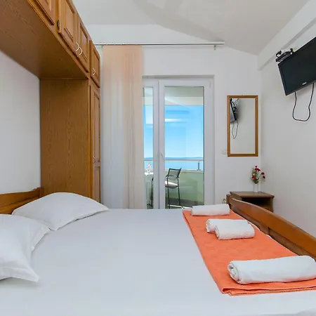 And Roso * Makarská