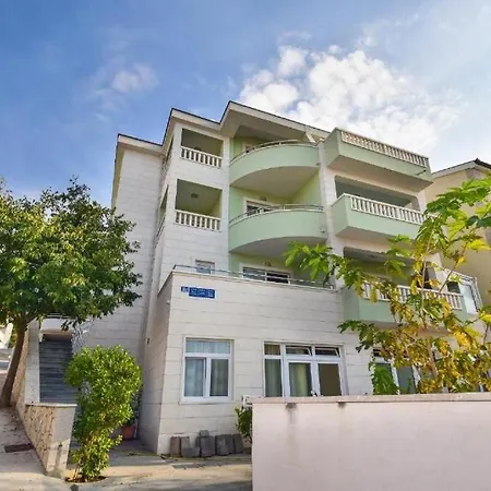 Apartament And Roso *