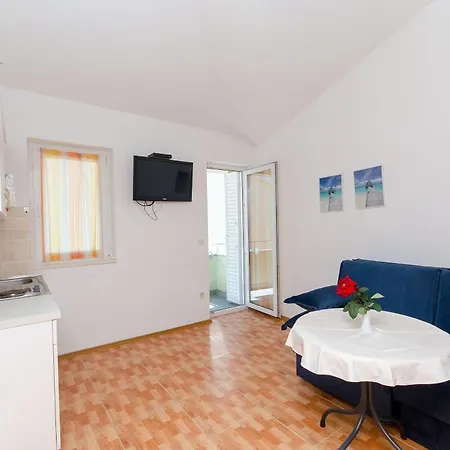 And Roso Lägenhet Makarska