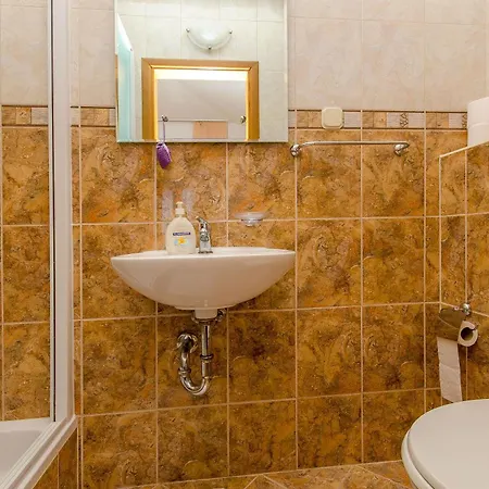 Apartament And Roso Makarska