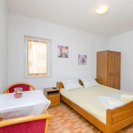 Apartament And Roso