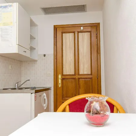 Apartament And Roso *