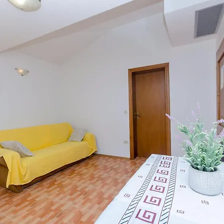 And Roso Apartment *