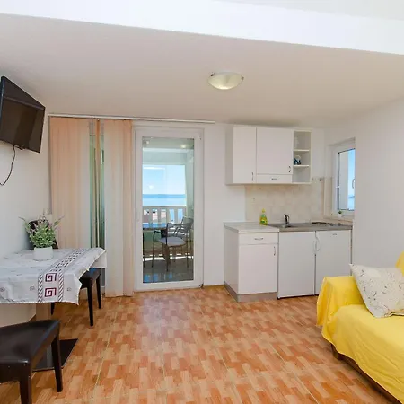 Apartment And Roso Makarska