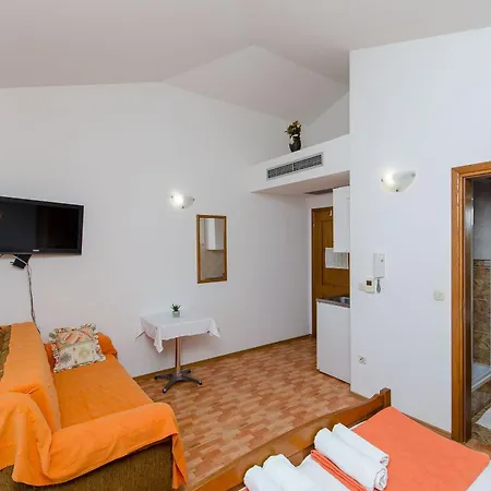 And Roso Apartment *